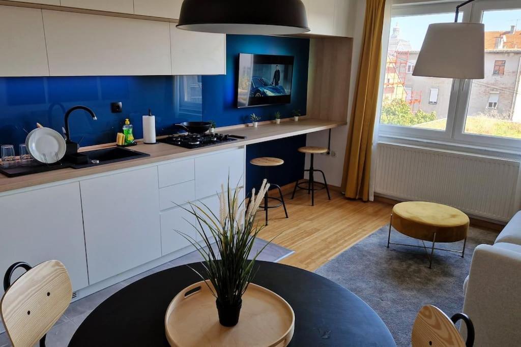 Appartement Midnight Blue Oasis - Center, Free Parking à Zagreb Extérieur photo